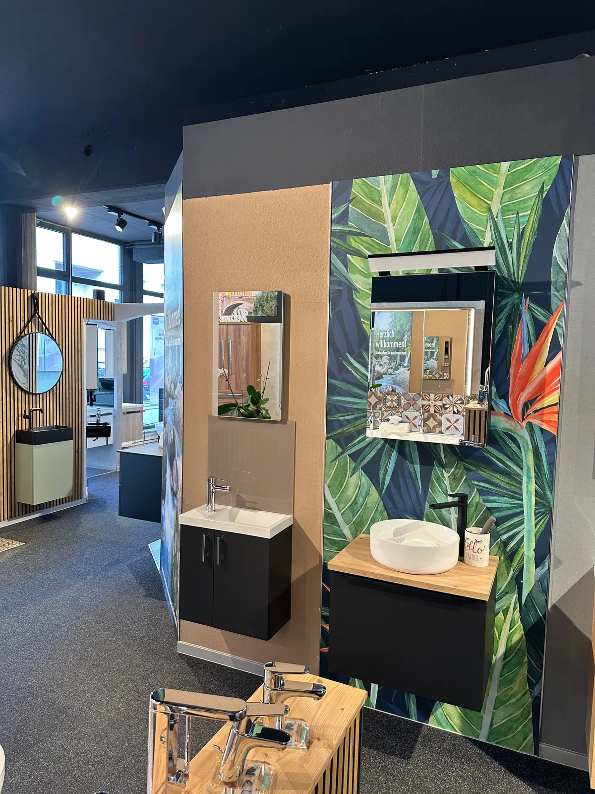 Showroom Impression 1