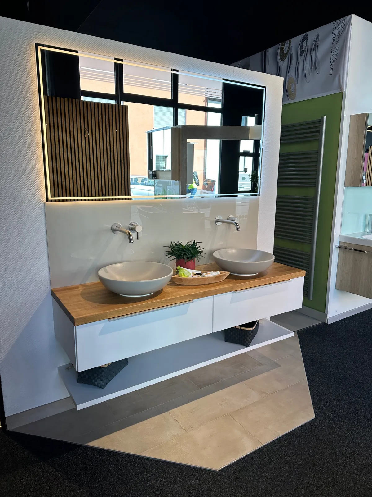 Showroom Impression 10