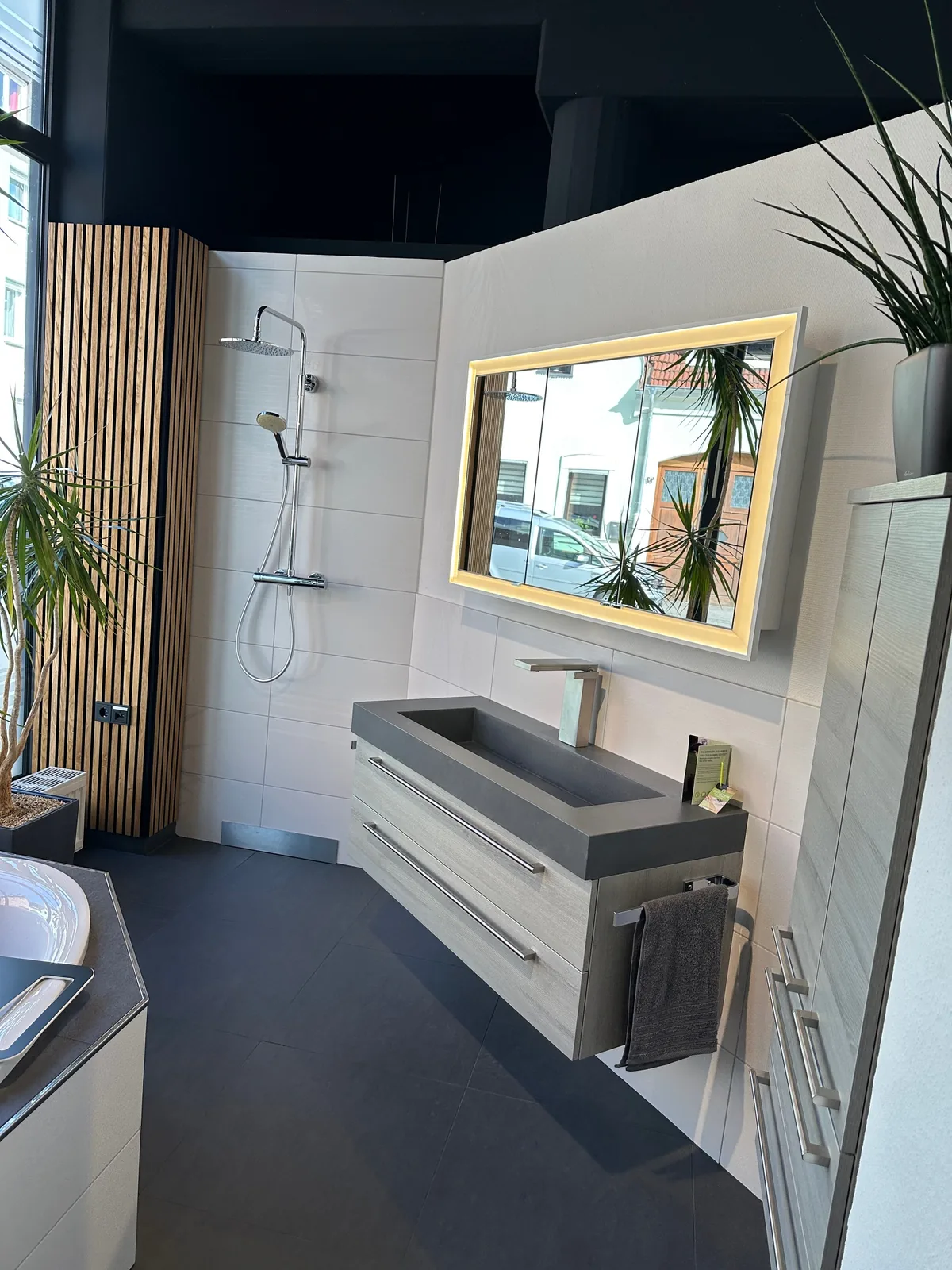 Showroom Impression 11