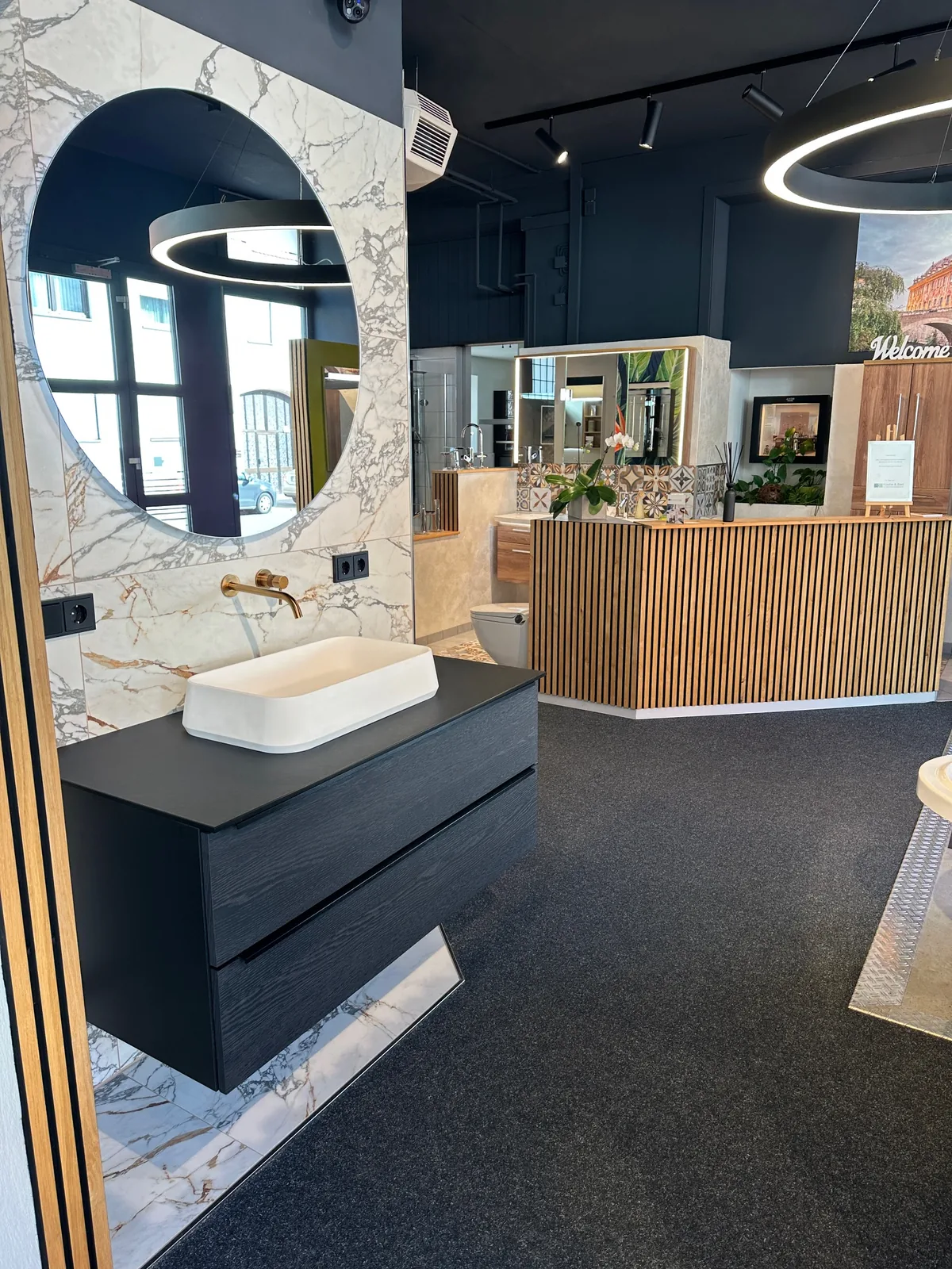 Showroom Impression 13