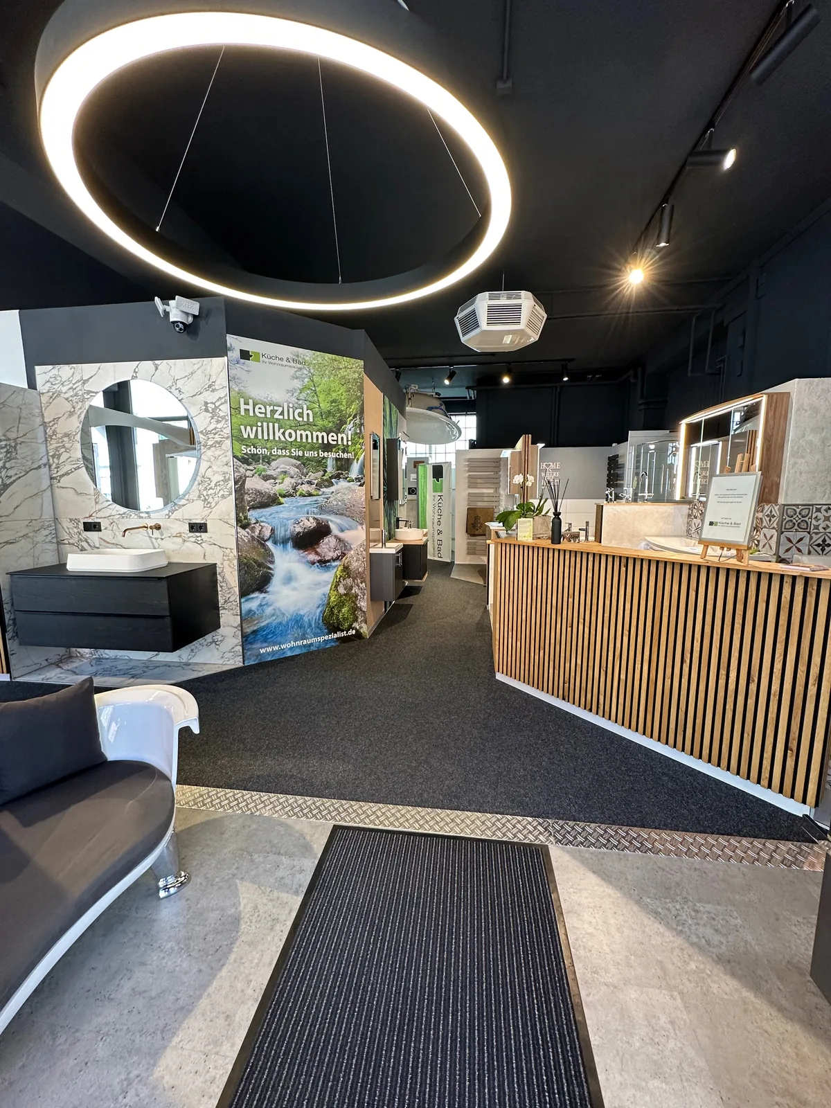 Showroom Impression 14